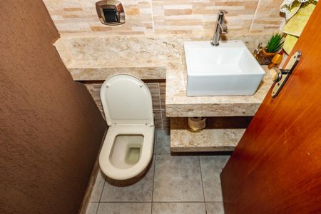 Casa à venda com 300m², 4 quartos e sem vagaLavabo