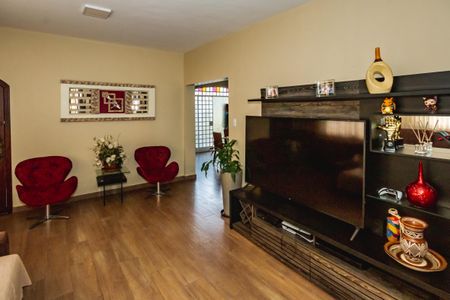 Casa à venda com 300m², 4 quartos e sem vagaSala