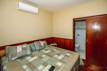 Casa à venda com 300m², 4 quartos e sem vagaSuíte 2