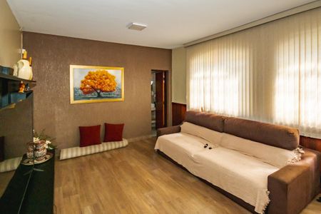 Sala de casa à venda com 4 quartos, 300m² em São João Batista, Belo Horizonte