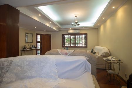 Casa à venda com 370m², 6 quartos e 4 vagasSala