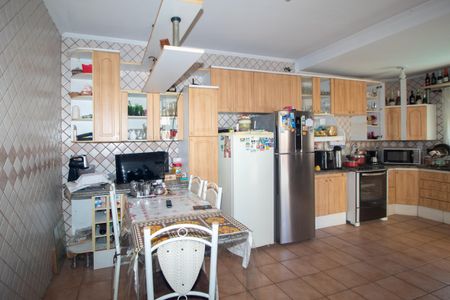 Casa à venda com 370m², 6 quartos e 4 vagasCozinha