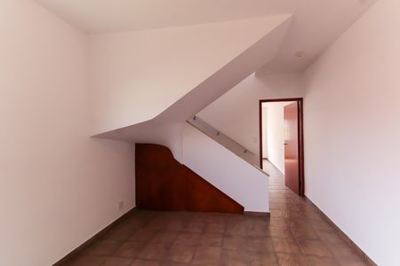 Casa para alugar com 115m², 3 quartos e 2 vagasSala