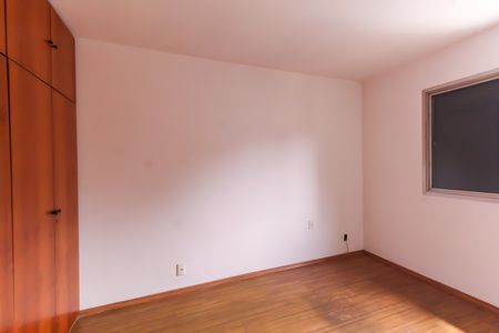 Casa para alugar com 115m², 3 quartos e 2 vagas Suíte
