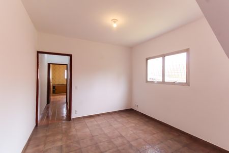 Casa para alugar com 115m², 3 quartos e 2 vagasSala