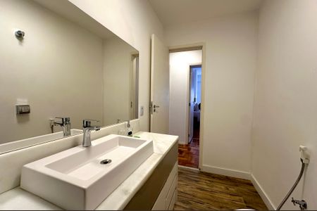 Apartamento para alugar com 264m², 4 quartos e 2 vagasBanheiro Social