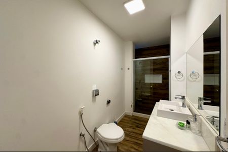 Apartamento para alugar com 264m², 4 quartos e 2 vagasBanheiro Social