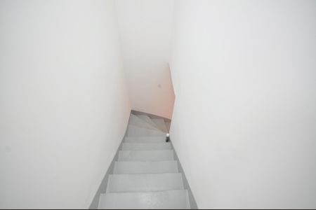 Casa à venda com 120m², 5 quartos e 1 vagaEscada