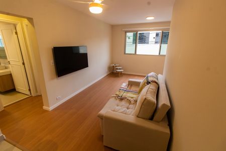 Sala de apartamento à venda com 2 quartos, 67m² em Cambuí, Campinas