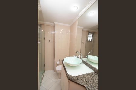 Apartamento à venda com 83m², 3 quartos e 2 vagasBanheiro Social