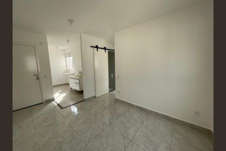 Sala de apartamento para alugar com 2 quartos, 38m² em Jardim Petropolis, Cotia