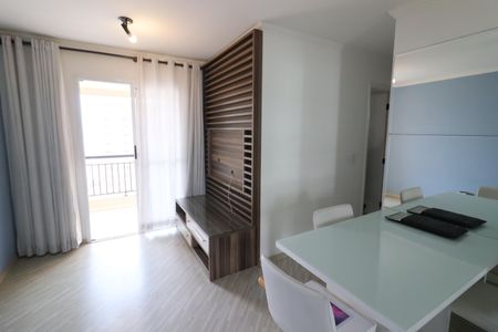 Sala de apartamento à venda com 2 quartos, 52m² em Quitaúna, Osasco