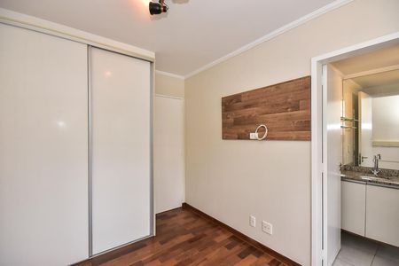 Apartamento à venda com 74m², 3 quartos e 2 vagasSuíte 2