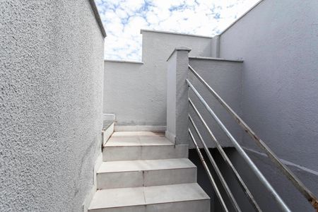 Casa à venda com 175m², 3 quartos e 2 vagasEscada