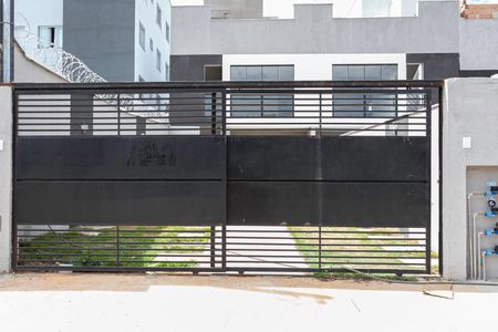 Casa à venda com 97m², 3 quartos e 2 vagasFachada