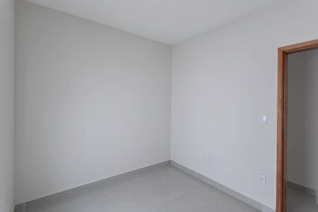 Casa à venda com 97m², 3 quartos e 2 vagasQuarto 2