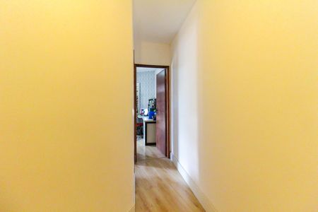 Casa à venda com 170m², 3 quartos e 3 vagasHall