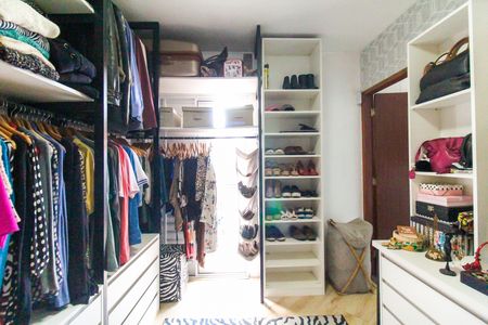 Casa à venda com 170m², 3 quartos e 3 vagasSuíte 3