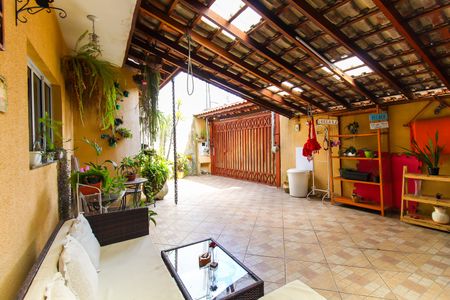 Casa à venda com 170m², 3 quartos e 3 vagasGaragem