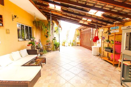 Casa à venda com 170m², 3 quartos e 3 vagasGaragem