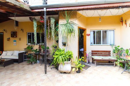 Casa à venda com 170m², 3 quartos e 3 vagasGaragem