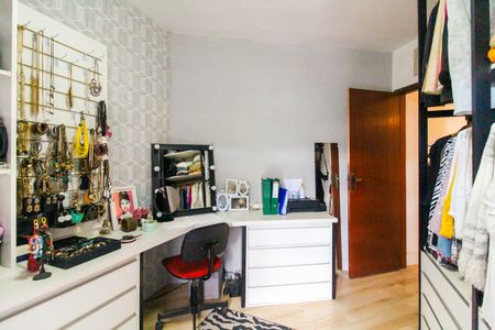 Casa à venda com 170m², 3 quartos e 3 vagasSuíte 3