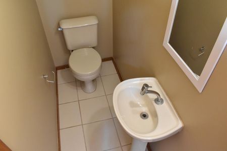 Lavabo de apartamento para alugar com 2 quartos, 105m² em Cristo Rei, Curitiba