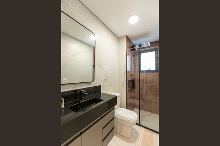 Banheiro de kitnet/studio para alugar com 1 quarto, 47m² em Centro, Campinas