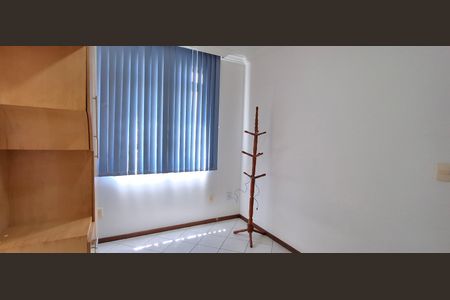 Quarto de apartamento para alugar com 2 quartos, 81m² em Coqueiros, Florianópolis
