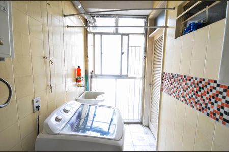 Apartamento à venda com 70m², 2 quartos e 1 vaga Apartamento à venda com 70m², 2 quartos e 1 vagaÁrea de Serviço