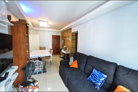 Apartamento à venda com 70m², 2 quartos e 1 vaga Apartamento à venda com 70m², 2 quartos e 1 vagaSala