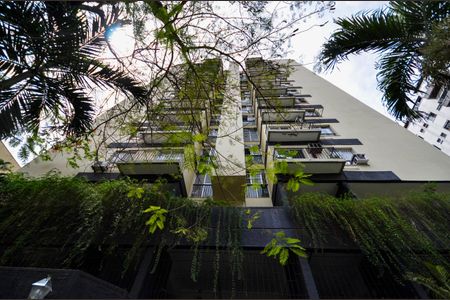 Apartamento à venda com 70m², 2 quartos e 1 vaga Apartamento à venda com 70m², 2 quartos e 1 vagaFachada