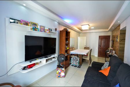 Apartamento à venda com 70m², 2 quartos e 1 vaga Apartamento à venda com 70m², 2 quartos e 1 vagaSala