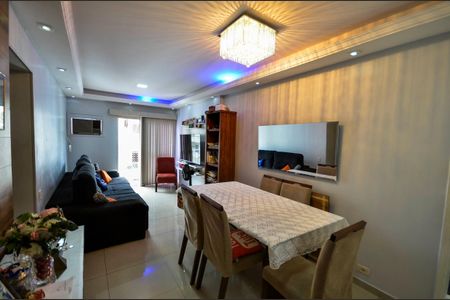 Apartamento à venda com 70m², 2 quartos e 1 vaga Apartamento à venda com 70m², 2 quartos e 1 vagaSala