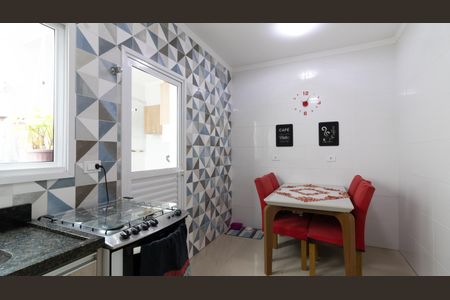 Casa à venda com 90m², 2 quartos e 2 vagas Casa à venda com 90m², 2 quartos e 2 vagasCozinha