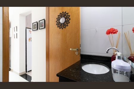 Casa à venda com 90m², 2 quartos e 2 vagas Casa à venda com 90m², 2 quartos e 2 vagasLavabo