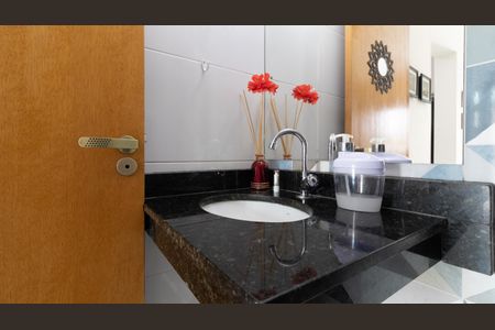 Casa à venda com 90m², 2 quartos e 2 vagas Casa à venda com 90m², 2 quartos e 2 vagasLavabo