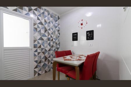 Casa à venda com 90m², 2 quartos e 2 vagas Casa à venda com 90m², 2 quartos e 2 vagasCozinha