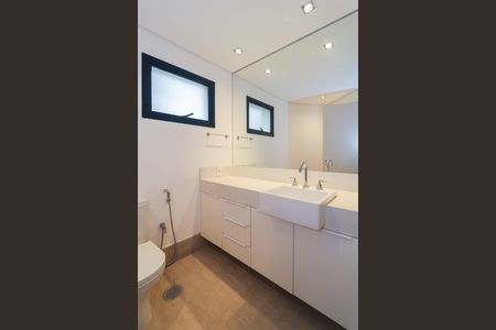 Apartamento para alugar com 420m², 5 quartos e 4 vagasBanheiro da Suíte 2