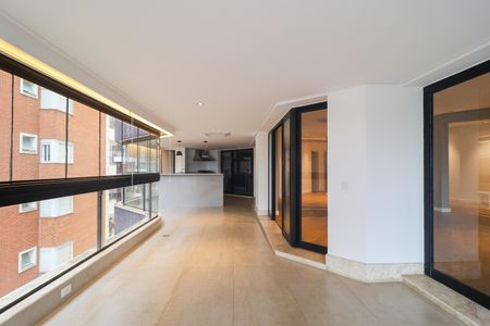 Apartamento para alugar com 420m², 5 quartos e 4 vagasVaranda da Sala