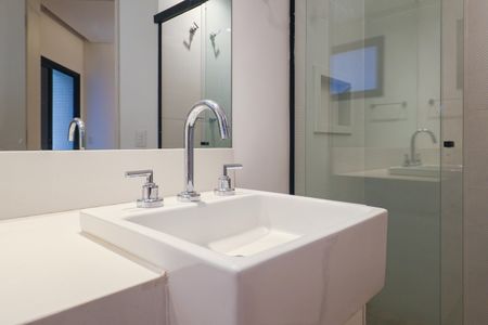 Apartamento para alugar com 420m², 5 quartos e 4 vagasBanheiro da Suíte 2