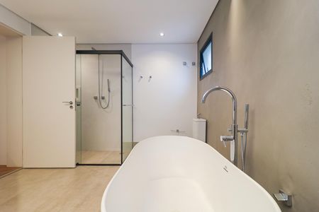 Apartamento para alugar com 420m², 5 quartos e 4 vagasBanheiro da Suíte 1
