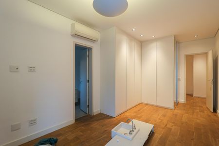 Apartamento para alugar com 420m², 5 quartos e 4 vagasSuíte 3
