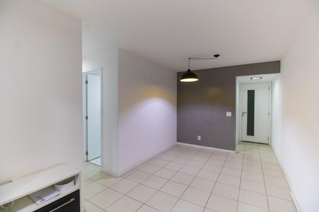 Sala de apartamento para alugar com 3 quartos, 70m² em Fátima, Niterói