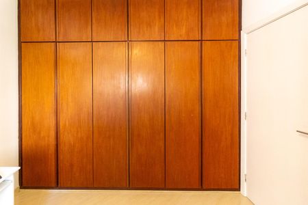 Apartamento à venda com 180m², 3 quartos e 3 vagas Apartamento à venda com 180m², 3 quartos e 3 vagasSuíte 1