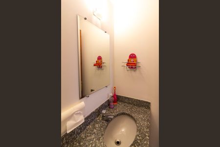 Apartamento à venda com 180m², 3 quartos e 3 vagas Apartamento à venda com 180m², 3 quartos e 3 vagasLavabo