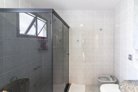 Apartamento à venda com 180m², 3 quartos e 3 vagas Apartamento à venda com 180m², 3 quartos e 3 vagasBanheiro da Suíte 2