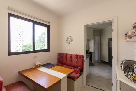 Apartamento à venda com 180m², 3 quartos e 3 vagas Apartamento à venda com 180m², 3 quartos e 3 vagasCopa