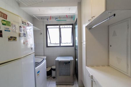 Apartamento à venda com 180m², 3 quartos e 3 vagas Apartamento à venda com 180m², 3 quartos e 3 vagasÁrea de Serviço