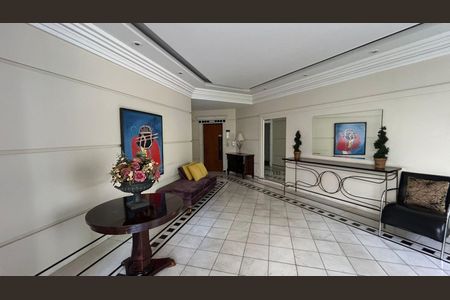 Apartamento à venda com 180m², 3 quartos e 3 vagas Apartamento à venda com 180m², 3 quartos e 3 vagasHall de entrada